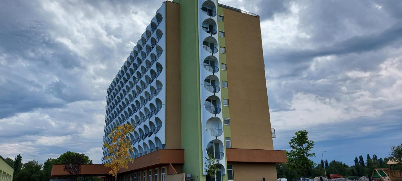 Life Apartmanok Siófok Buitenkant foto